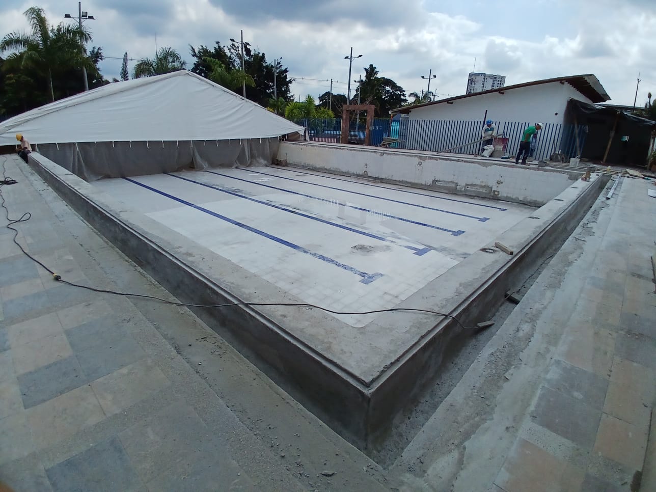 Piscina olímpica en enchape